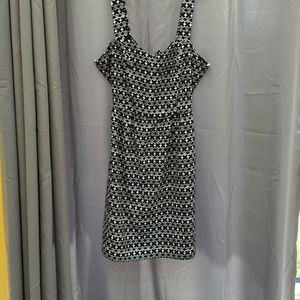 Black and white geometric patterned dress. Forever 21 contemporary size small.